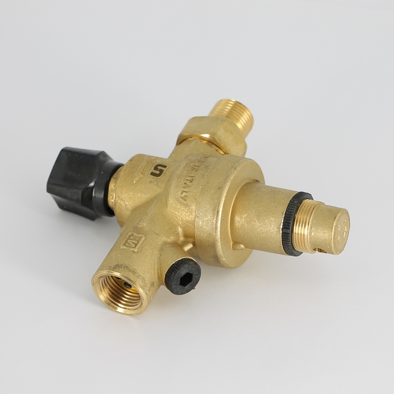 Клапан подпиточный UNI-FITT НВ 1/2\" с редукционным соединением и ...